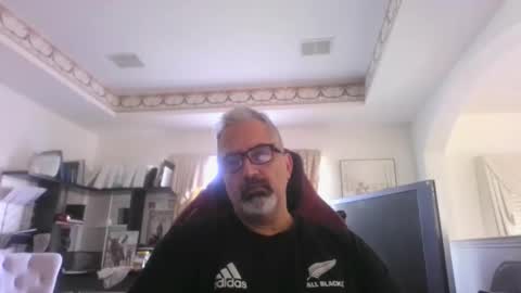 aladdin31673 online show from March 26, 4:12 pm