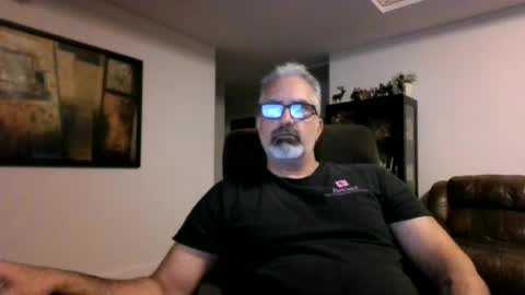aladdin31673 online show from June 6, 1:54 am
