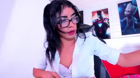 Snapshot of alahia__rodriguez chatting on December 7, 11:12 pm Alahia Rodriguez online show from December 7, 11:12 pm