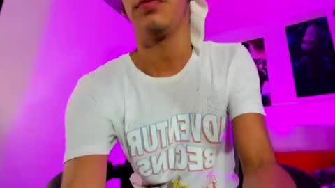 Snapshot of alahia__rodriguez chatting on December 8, 7:22 pm Alahia Rodriguez online show from December 8, 7:22 pm