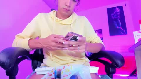 Snapshot of alahia__rodriguez chatting on January 8, 7:34 pm Alahia Rodriguez online show from January 8, 7:34 pm