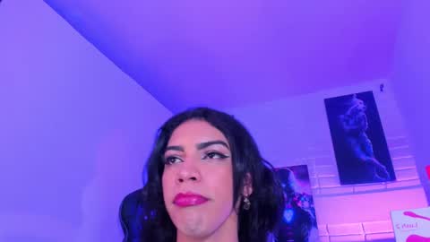 Snapshot of alahia__rodriguez chatting on January 16, 8:03 pm Alahia Rodriguez online show from January 16, 8:03 pm