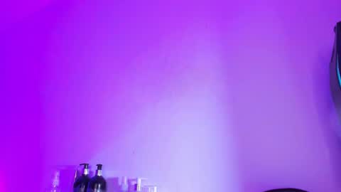 Snapshot of alahia__rodriguez chatting on March 9, 3:22 am Alahia Rodriguez online show from March 9, 3:22 am