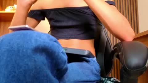 Alahia Rodriguez online show from April 21, 7:50 pm