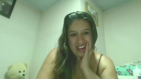 Snapshot of alahia_fox chatting on January 6, 8:35 am alahia online show from January 6, 8:35 am