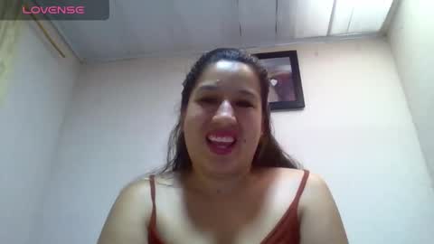 Snapshot of alahia_fox chatting on February 28, 3:59 pm alahia online show from February 28, 3:59 pm