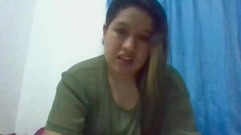Snapshot of alahia_fox chatting on November 2, 1:52 am alahia online show from November 2, 1:52 am