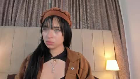 Snapshot of alahia_hank chatting on October 17, 6:43 pm alahia_hank online show from October 17, 6:43 pm