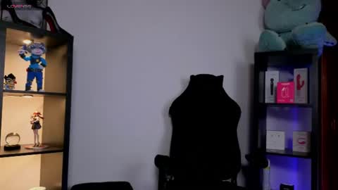 Snapshot of alaia_asuka chatting on June 11, 1:49 am Alaia online show from June 11, 1:49 am