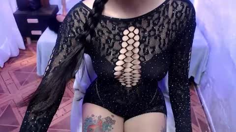 Snapshot of alaia_blue1 chatting on October 24, 1:29 pm alaia_blue1 online show from October 24, 1:29 pm