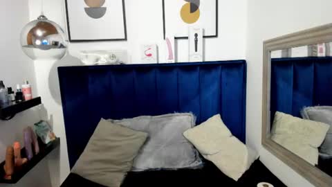 Snapshot of alaia_carter chatting on July 9, 2:37 am Alaia Carter online show from July 9, 2:37 am