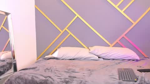 Snapshot of alaia_colins chatting on January 30, 1:21 pm alaia_colins online show from January 30, 1:21 pm