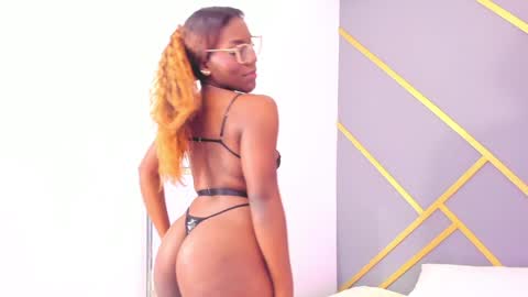 Snapshot of alaia_colins chatting on February 7, 5:10 am alaia_colins online show from February 7, 5:10 am