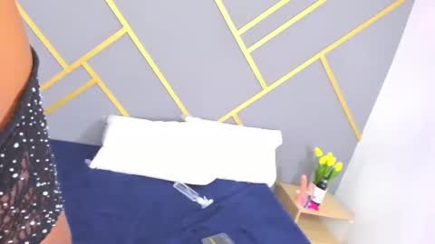 Snapshot of alaia_colins chatting on February 11, 4:13 pm alaia_colins online show from February 11, 4:13 pm