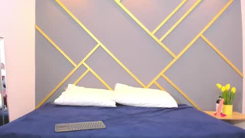 Snapshot of alaia_colins chatting on February 16, 3:37 am alaia_colins online show from February 16, 3:37 am