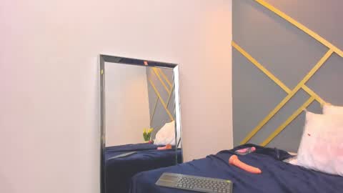 Snapshot of alaia_colins chatting on February 16, 1:38 pm alaia_colins online show from February 16, 1:38 pm