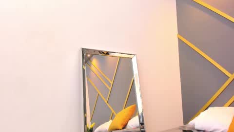 Snapshot of alaia_colins chatting on February 18, 7:21 am alaia_colins online show from February 18, 7:21 am