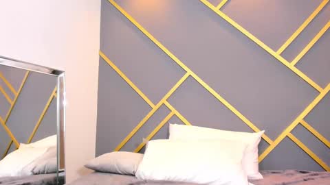 Snapshot of alaia_colins chatting on March 3, 7:43 am alaia_colins online show from March 3, 7:43 am