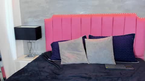 Snapshot of alaia_colins chatting on September 24, 4:05 am alaia_colins online show from September 24, 4:05 am