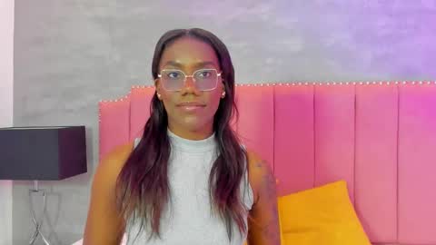 Snapshot of alaia_colins chatting on November 8, 11:58 pm alaia_colins online show from November 8, 11:58 pm