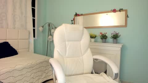 Alaia online show from January 9, 12:52 pm