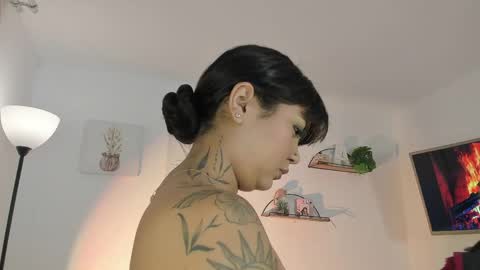   online show from June 5, 10:43 am