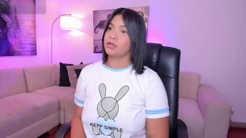 Snapshot of alaiia7 chatting on October 19, 7:36 pm Alaia online show from October 19, 7:36 pm