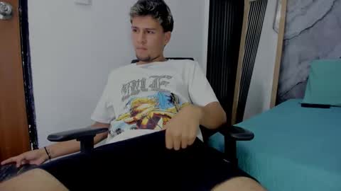 alan__smith online show from November 29, 8:12 pm