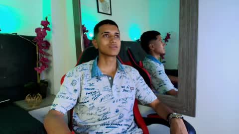 alan_colthon online show from May 15, 4:19 am