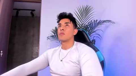 Snapshot of alan_greek_1 chatting on December 4, 2:43 am Alan greek online show from December 4, 2:43 am