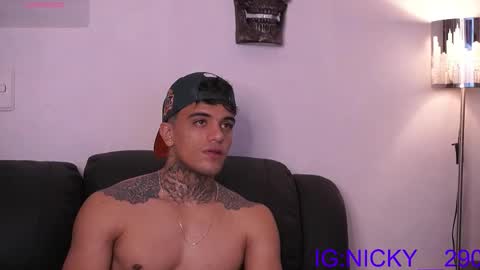 Snapshot of alan_morrys chatting on November 9, 12:20 am alan_morrys online show from November 9, 12:20 am