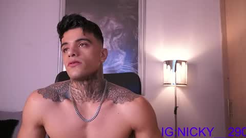 alan_morrys online show from April 25, 12:24 am