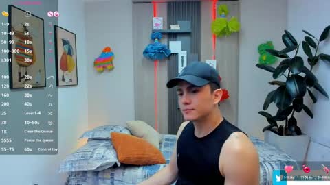 Snapshot of alan_nd_kevin chatting on May 3, 11:49 am Alan Kevin can we reach 100 thumbs up please guys online show from May 3, 11:49 am