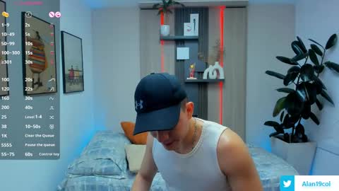 Snapshot of alan_nd_kevin chatting on May 31, 12:12 pm Alan Kevin can we reach 100 thumbs up please guys online show from May 31, 12:12 pm
