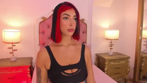 Snapshot of alana_2916 chatting on January 18, 7:37 pm alana_2916 online show from January 18, 7:37 pm