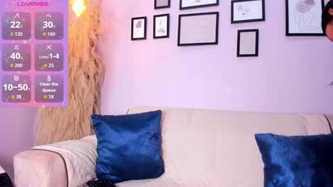 Snapshot of alana__rossetti chatting on September 9, 12:37 pm Alana online show from September 9, 12:37 pm