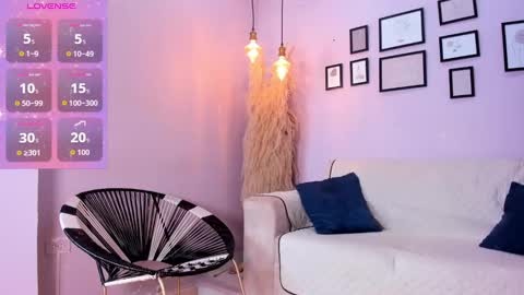 Snapshot of alana__rossetti chatting on September 22, 12:51 pm Alana online show from September 22, 12:51 pm