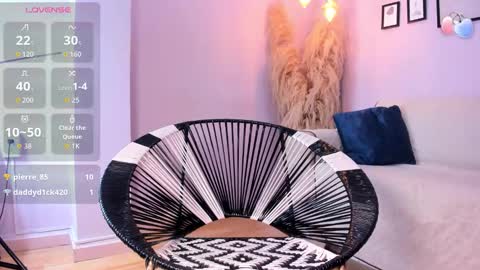 Snapshot of alana__rossetti chatting on November 29, 11:57 am Alana online show from November 29, 11:57 am