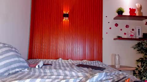 Snapshot of alana_ada chatting on February 24, 7:44 am alana_ada online show from February 24, 7:44 am