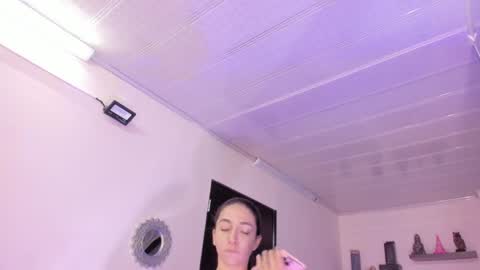 Maeve  online show from December 3, 11:11 am