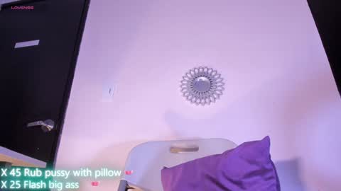 Maeve  online show from December 7, 2:13 pm