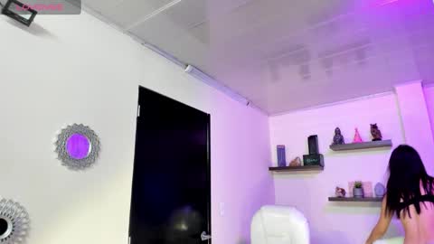 Maeve  online show from December 18, 10:30 am