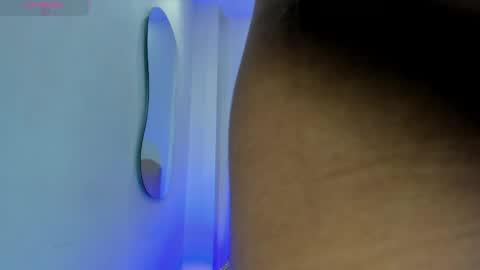 alana  online show from April 21, 7:50 pm
