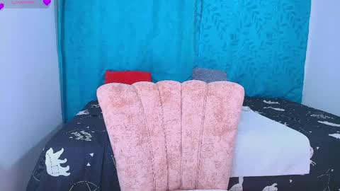 alana_pink95 online show from May 6, 12:21 pm