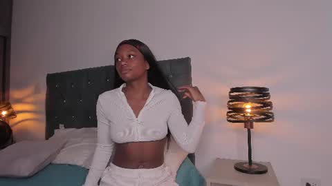 Snapshot of alana_romina chatting on July 9, 6:45 pm alana online show from July 9, 6:45 pm