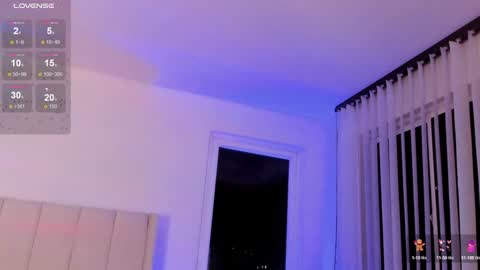 Snapshot of alana_wolff1 chatting on December 5, 5:59 am ALANA online show from December 5, 5:59 am