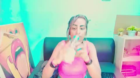 alanadelray online show from December 7, 11:07 am