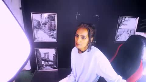 alanadelray online show from November 16, 8:31 am