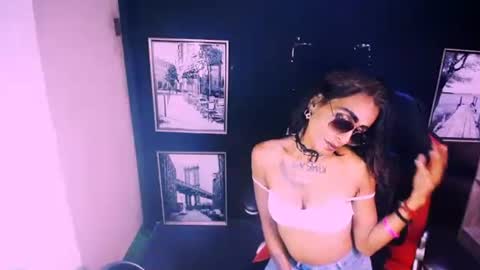 alanadelray online show from November 19, 8:03 am