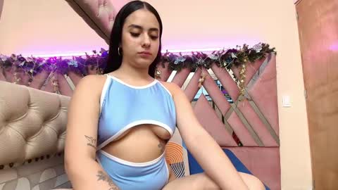 Alana Flores online show from December 15, 7:10 pm